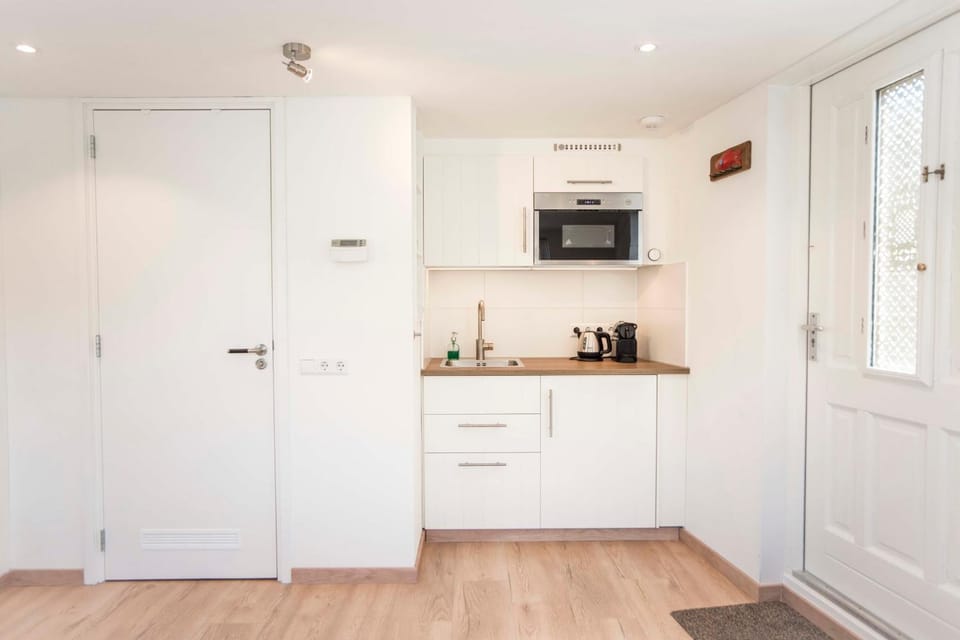 Studio 4 u with private parking Apartment in Zandvoort
