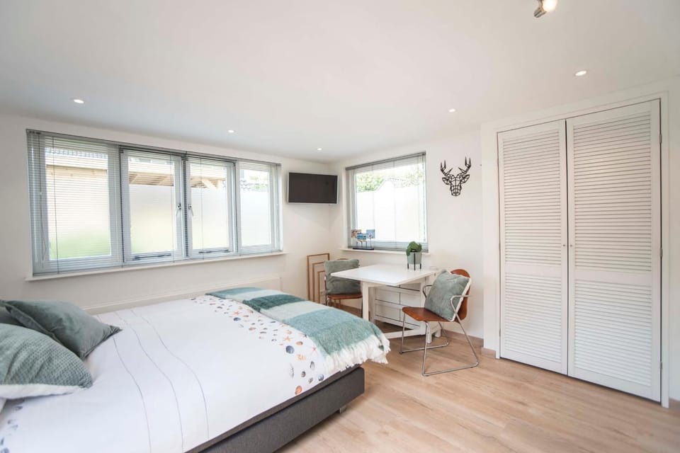 Studio 4 u with private parking Apartment in Zandvoort