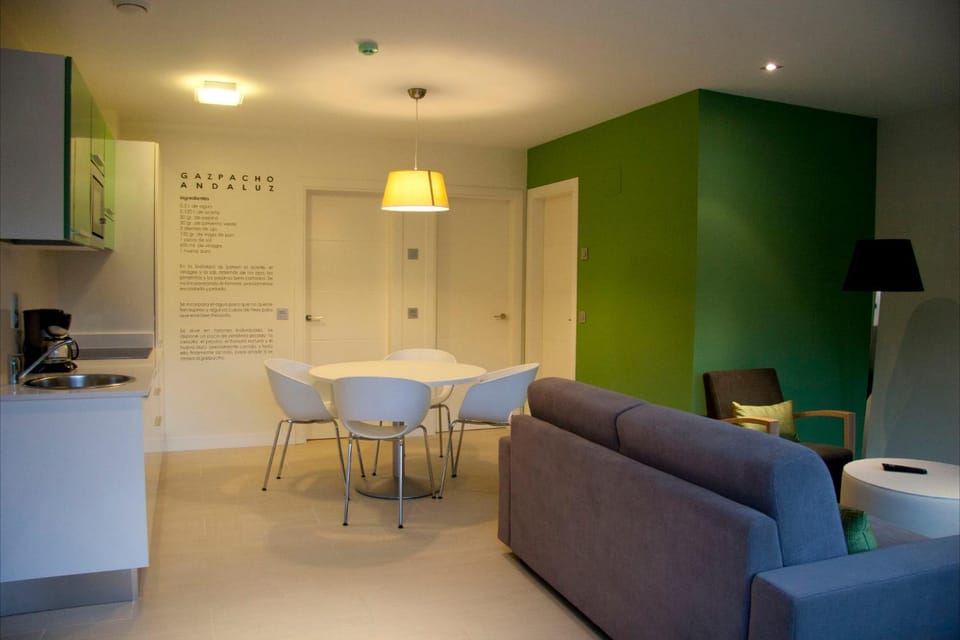 Seating area, Dining area