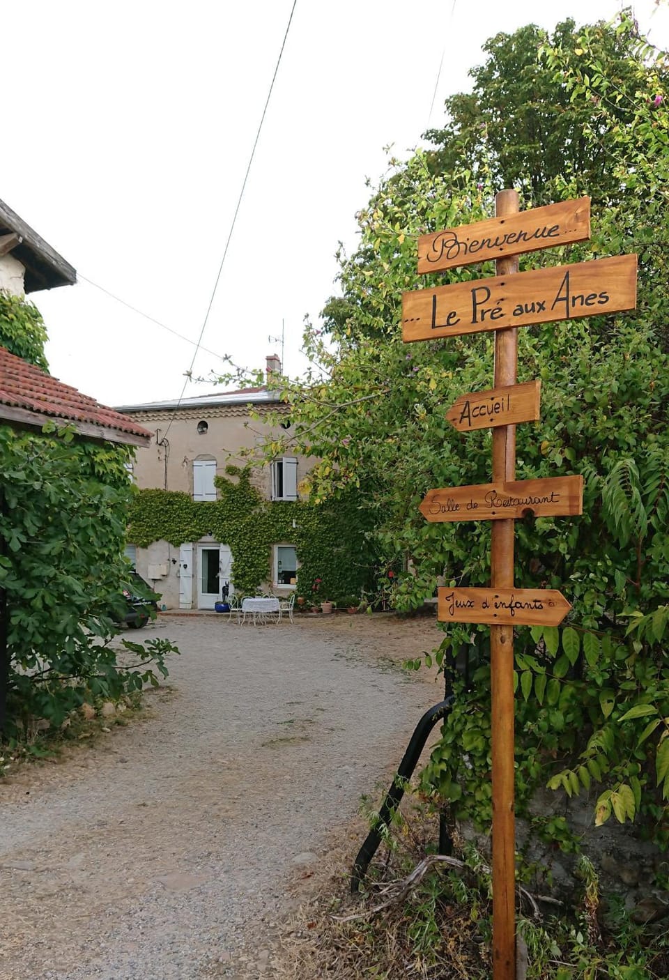 Facade/entrance