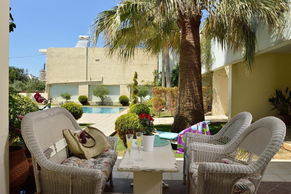Patio, Balcony/Terrace, Swimming pool, Swimming pool