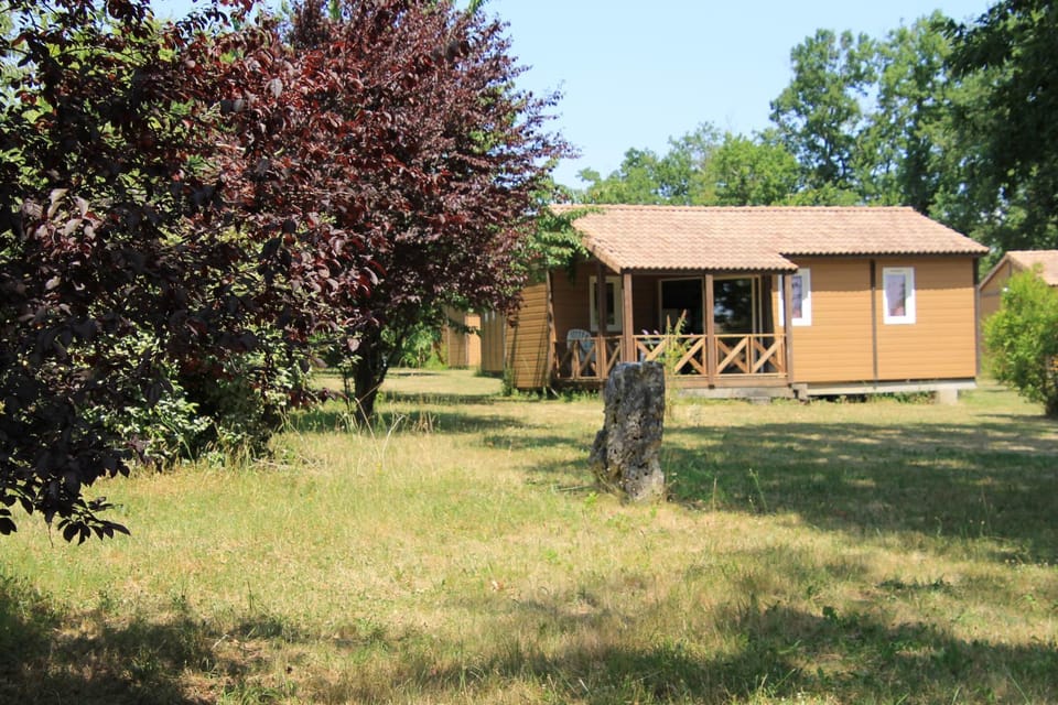 Les chalets de Dordogne Campground/ 
RV Resort in Occitanie