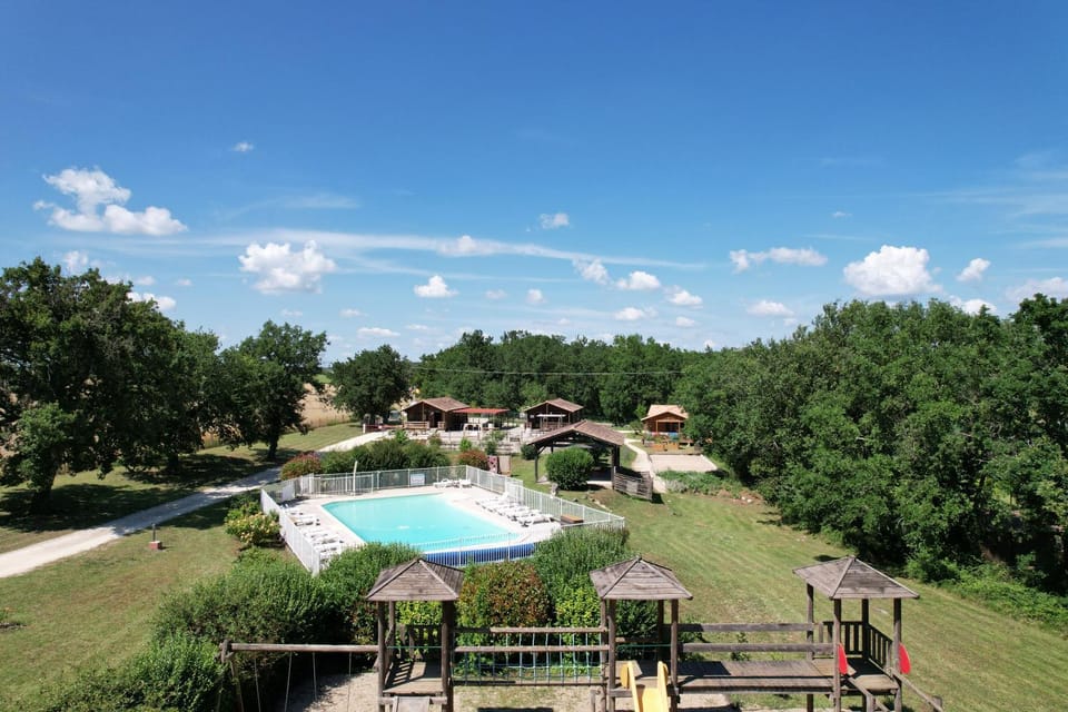 Les chalets de Dordogne Campground/ 
RV Resort in Occitanie