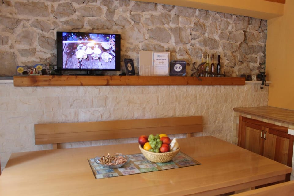 BBQ facilities, Communal kitchen