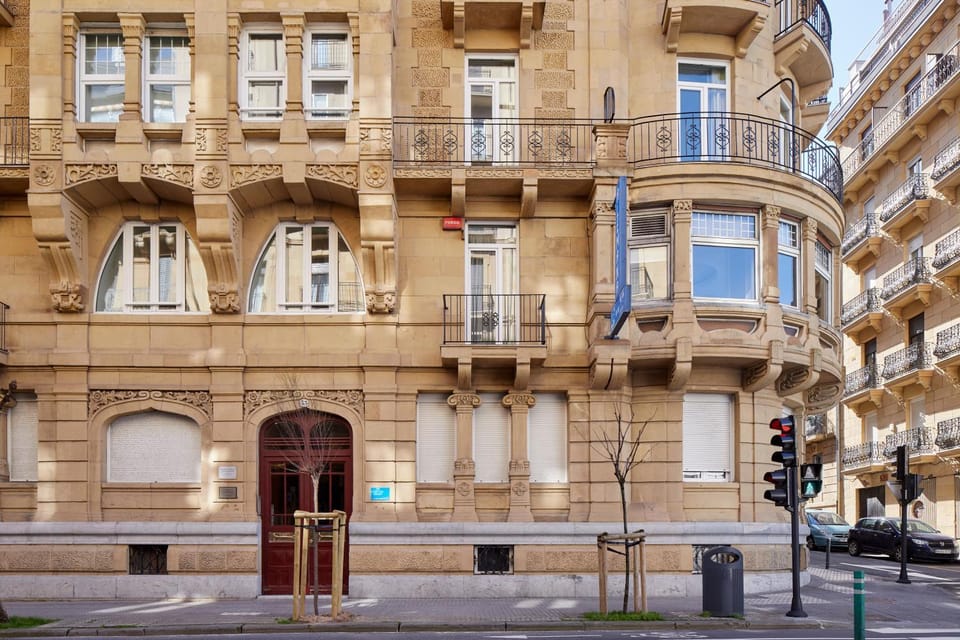 Facade/entrance