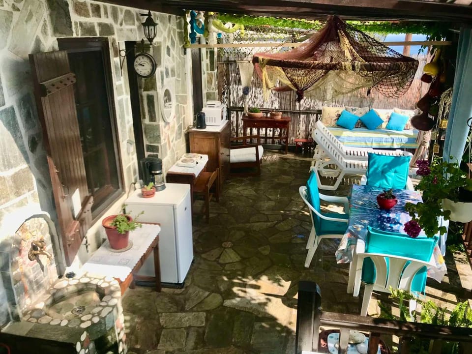 View (from property/room), Balcony/Terrace, Dining area, sunbed