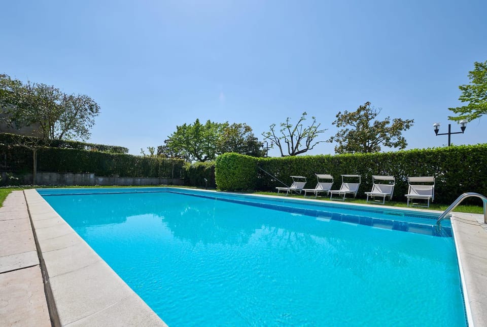 Swimming pool, Swimming pool, sunbed