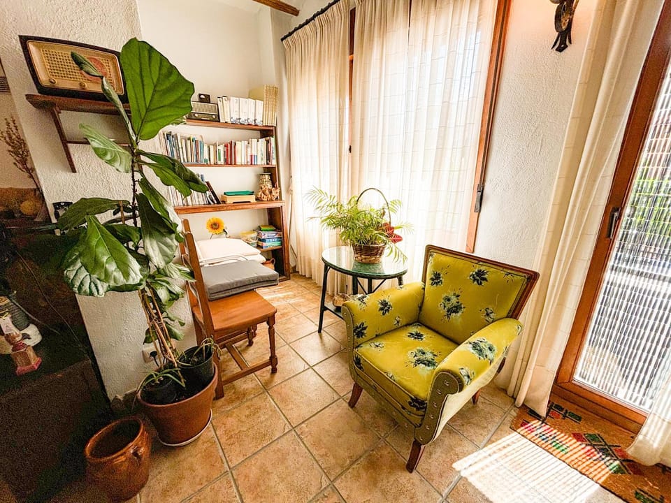 Communal lounge/ TV room, Seating area