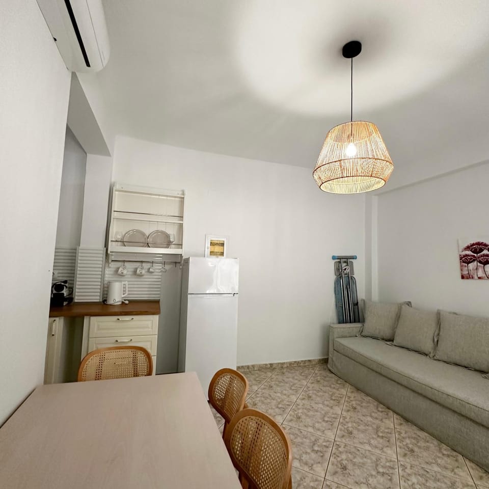 Kitchen or kitchenette, Living room, Seating area