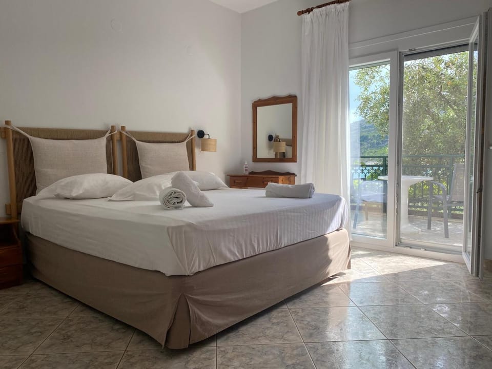 Bedroom, towels