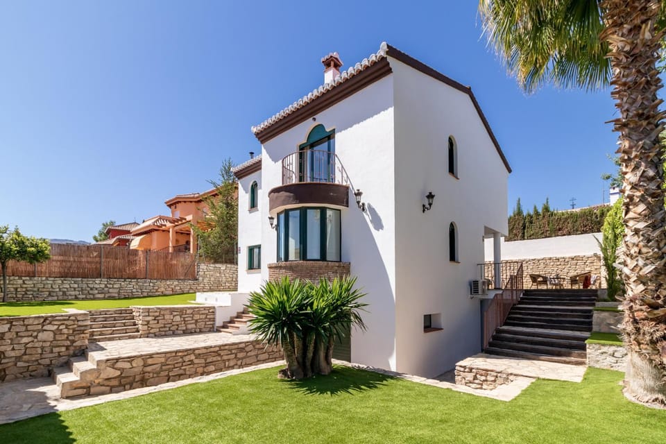 Property building, Patio, BBQ facilities, Garden, Balcony/Terrace, Lobby or reception