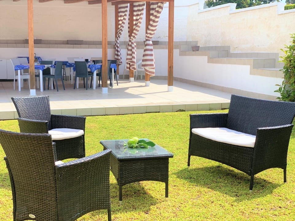 Patio, Garden, Seating area