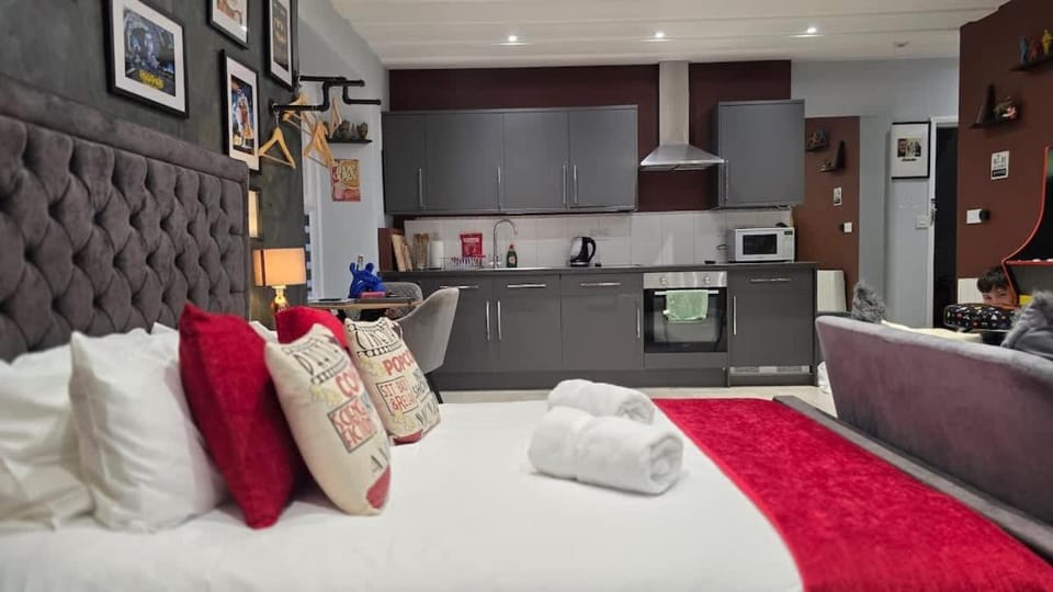 Victoria Loft - 1 Bedroom Apartment with off site spa access House in Bowness-on-Windermere