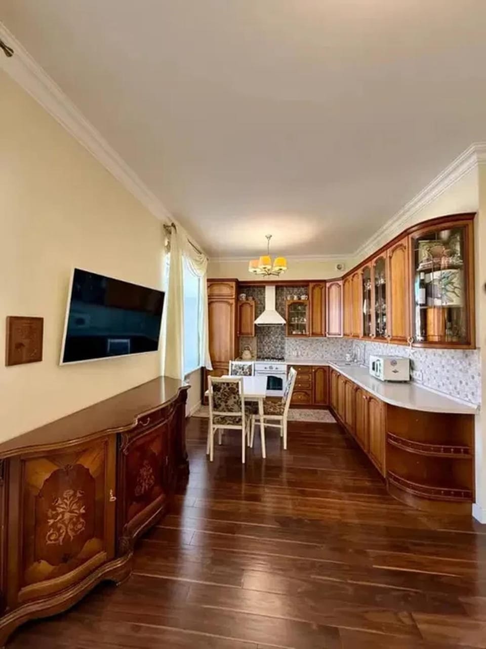 TV and multimedia, Kitchen or kitchenette, Dining area