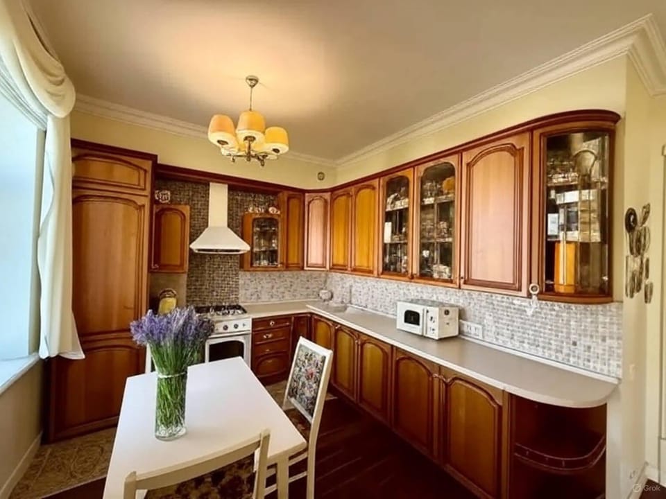 Kitchen or kitchenette, Dining area, stove