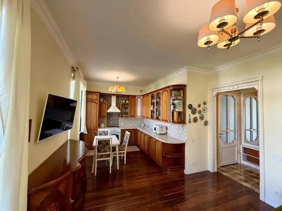 TV and multimedia, Kitchen or kitchenette, Dining area, oven