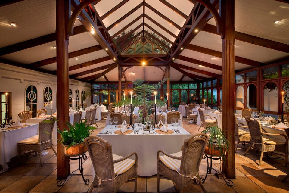 Restaurant/places to eat, Continental breakfast, Buffet breakfast, English/Irish breakfast, Lunch, Dinner