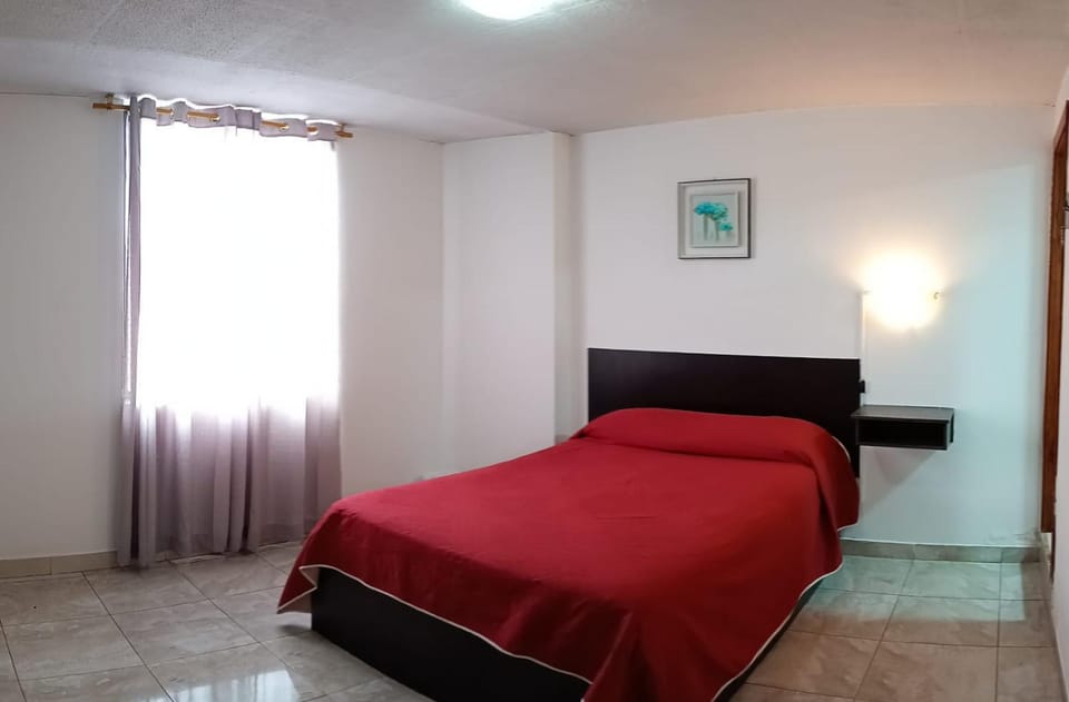 JULIUS Hostal Bed and Breakfast in Quito