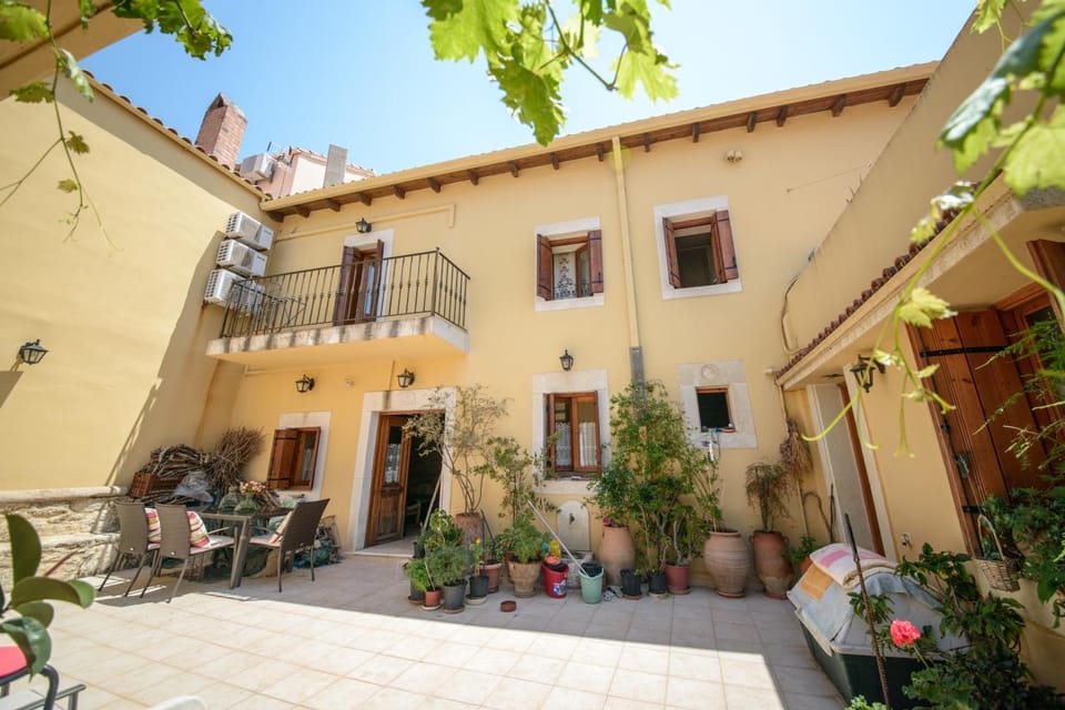 ARCHANES APPARTMENT House in Crete