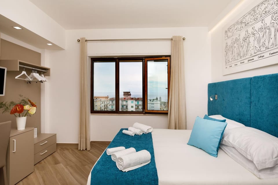 City view, Sea view