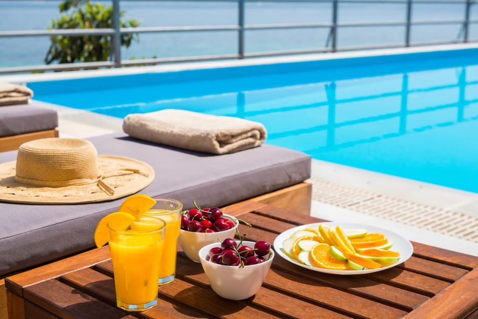 Food, Swimming pool