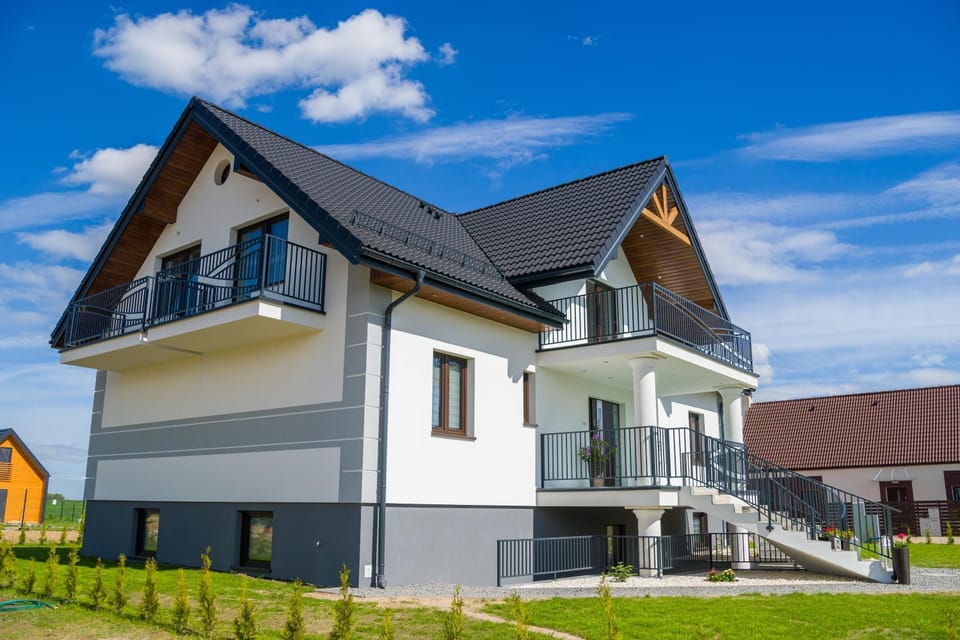 Property building, Day