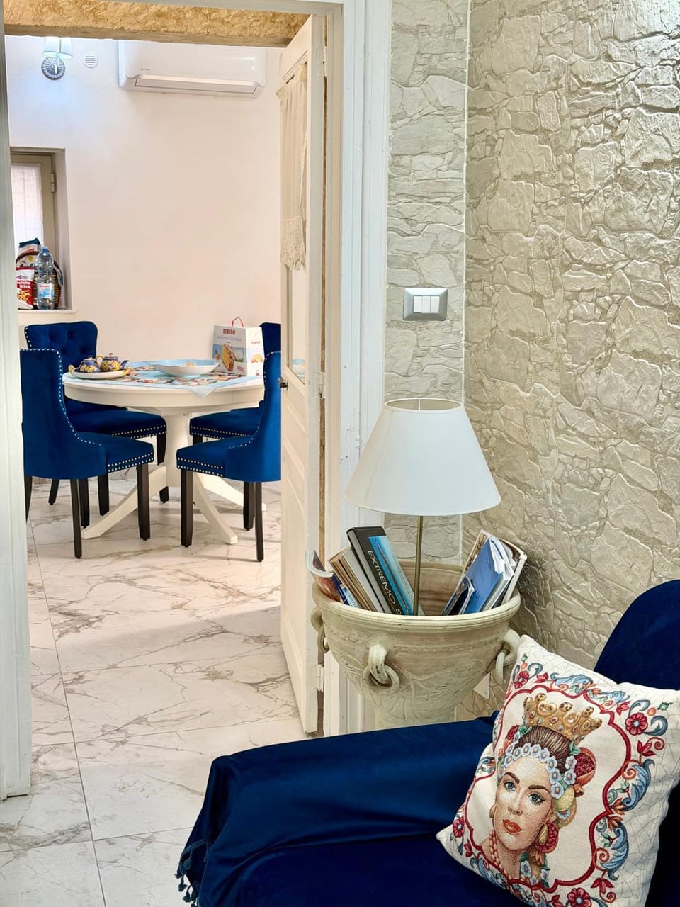 Photo of the whole room, Seating area, Dining area