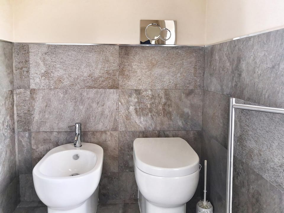 Toilet, Bathroom
