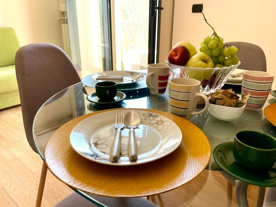 Food and drinks, Dining area, Breakfast