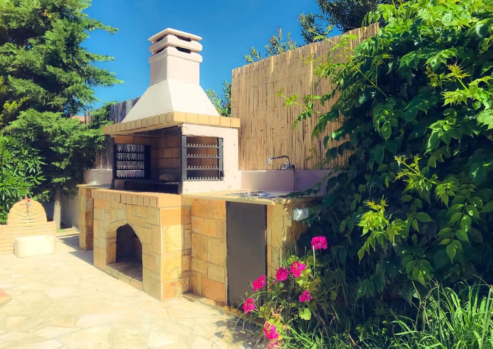 Patio, Day, BBQ facilities, Garden, On site, Garden view