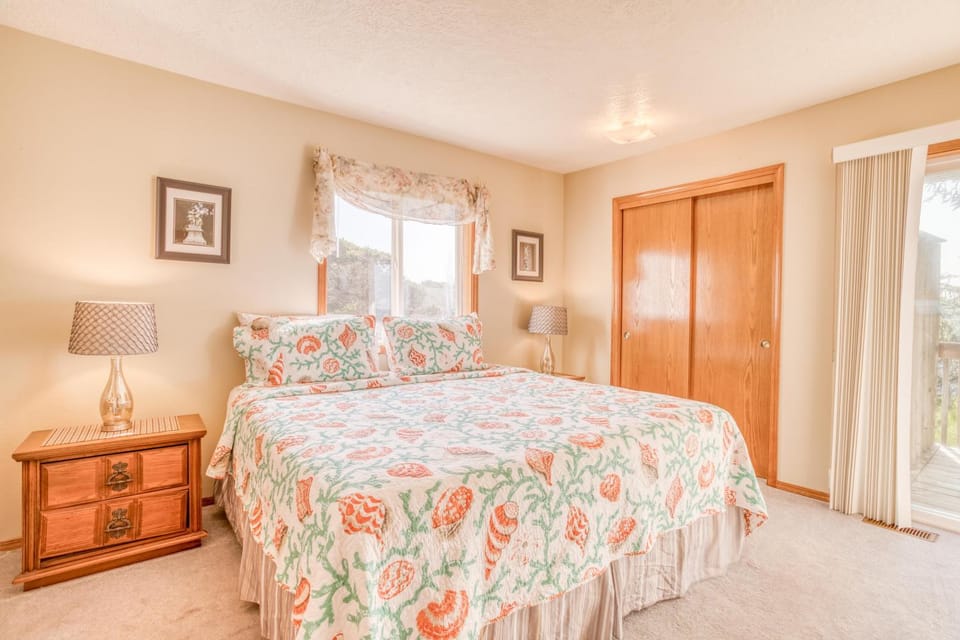 Peiks Place House in Roads End