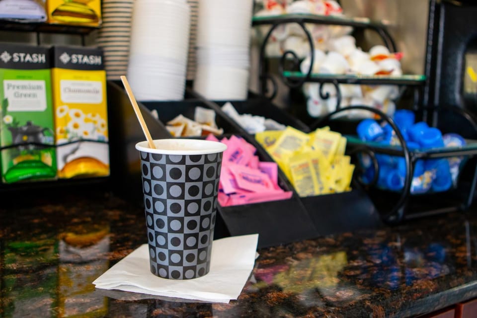 Coffee/tea facilities, Food and drinks