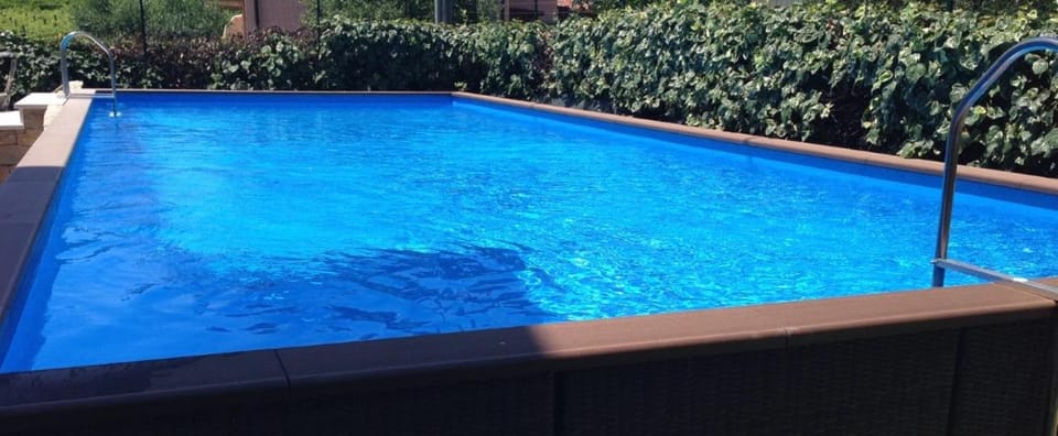 Day, Swimming pool