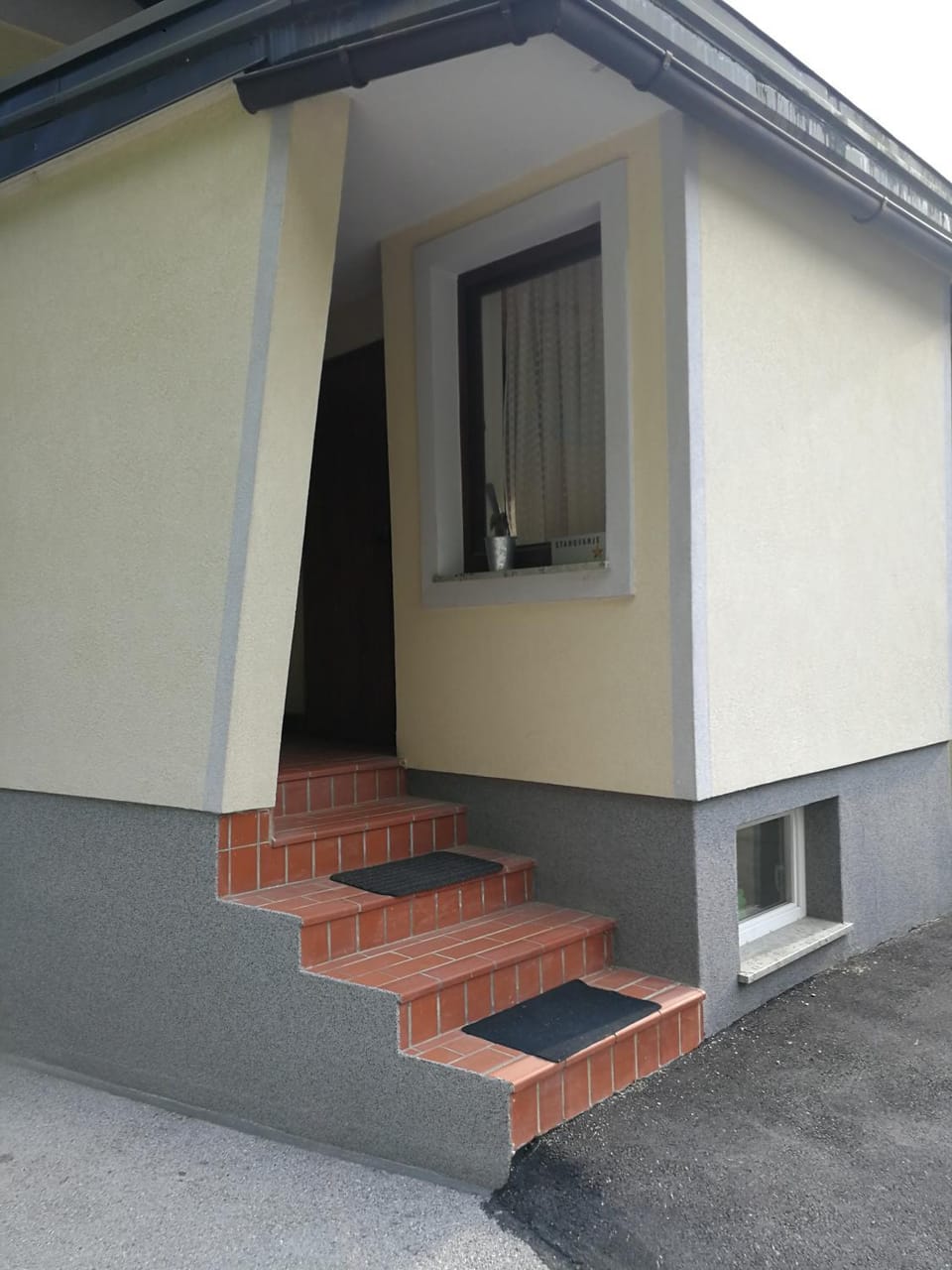 Facade/entrance