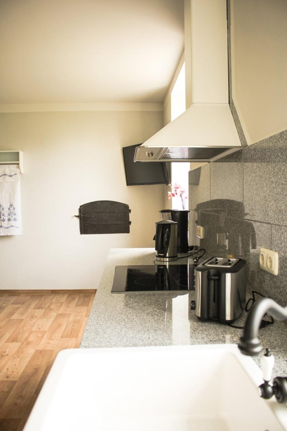 Kitchen or kitchenette, Communal kitchen