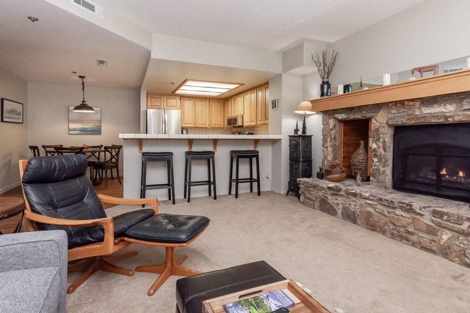 Silver Bear #19 Condo Apartment in Mammoth Lakes