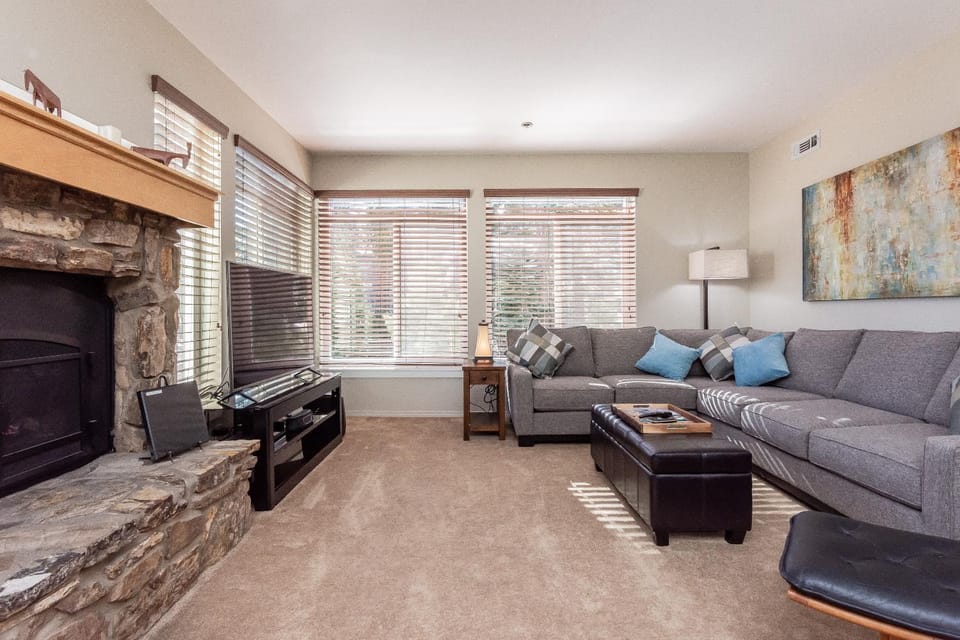 Silver Bear #19 Condo Apartment in Mammoth Lakes