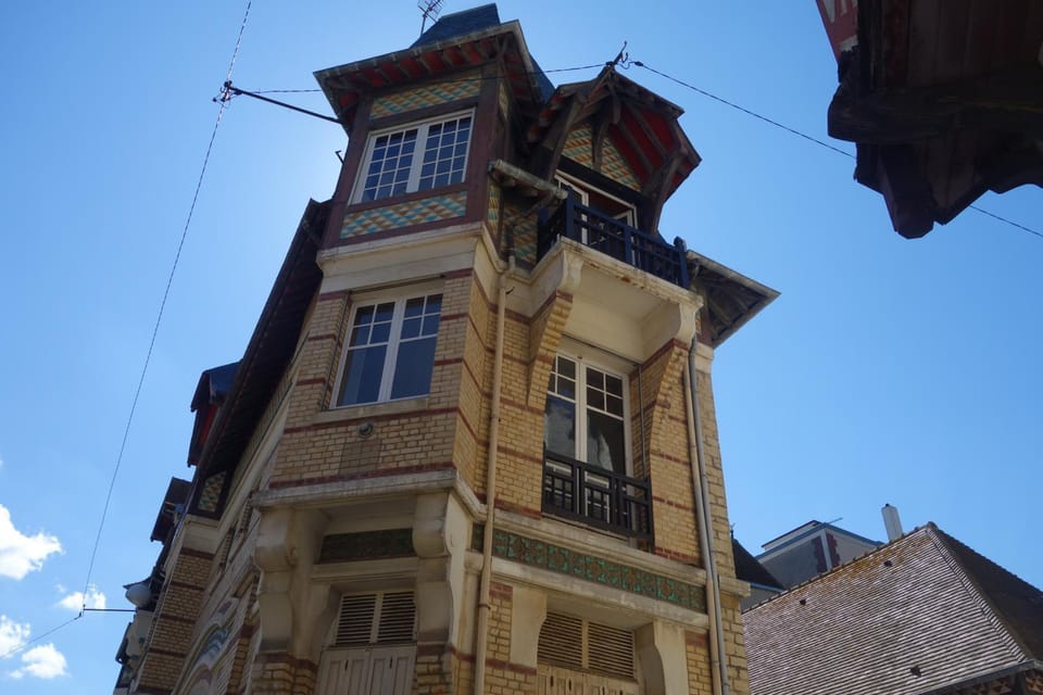 Property building, Landmark view