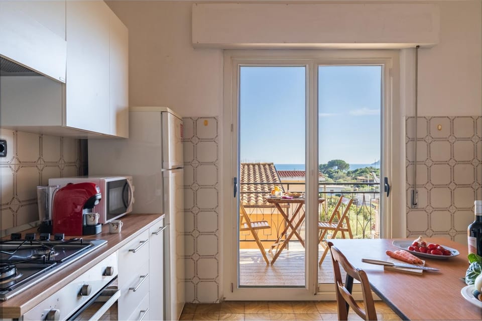 SANTA MARIA NAVARRESE CON GIARDINO E VISTA MARE Apartment in Santa Maria Navarrese