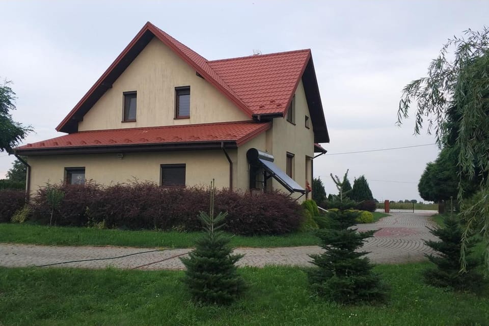 Facade/entrance, Spring, Off site, Day, BBQ facilities, Fishing, Garden, Balcony/Terrace, Floor plan, Hiking, Cycling, Garden view, Swimming pool, Sports, Sports