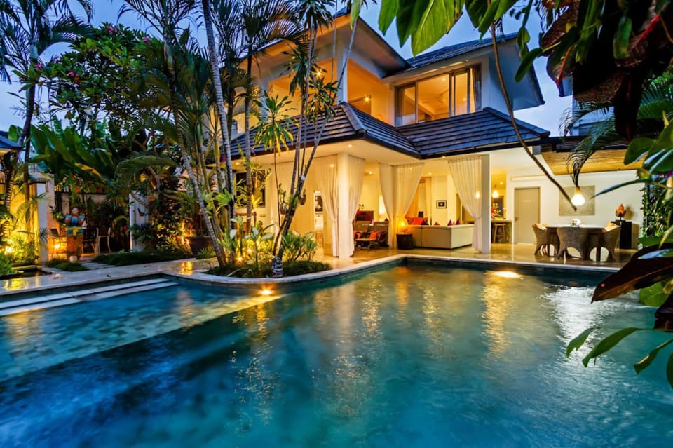 Swimming pool, Swimming pool