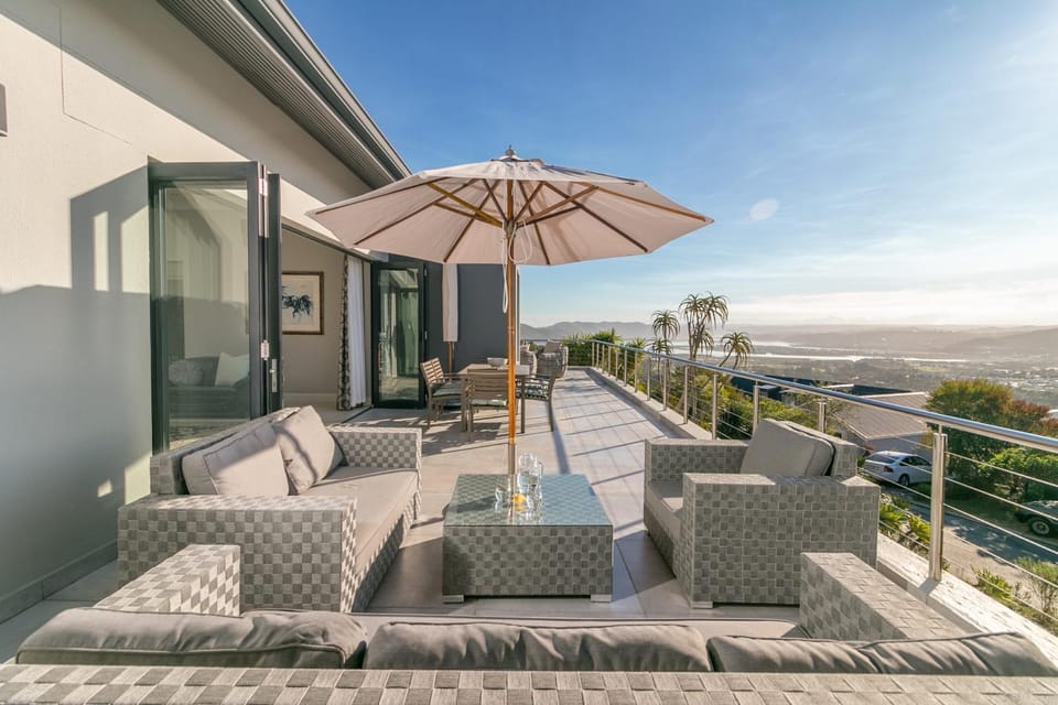 Patio, Day, Natural landscape, Balcony/Terrace, Seating area