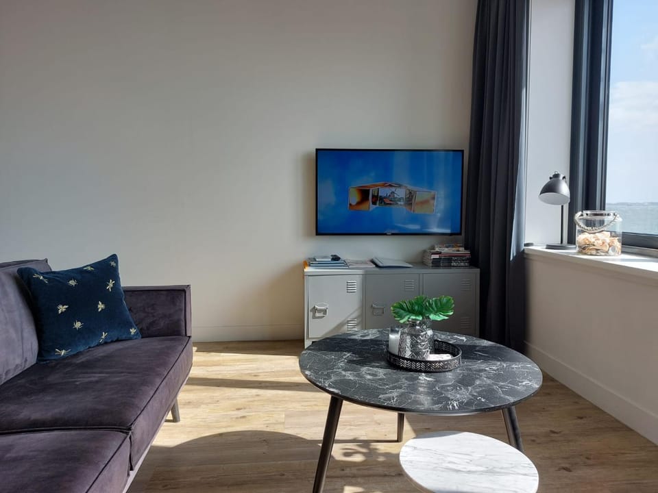 TV and multimedia, Living room, Seating area, Sea view, Sea view