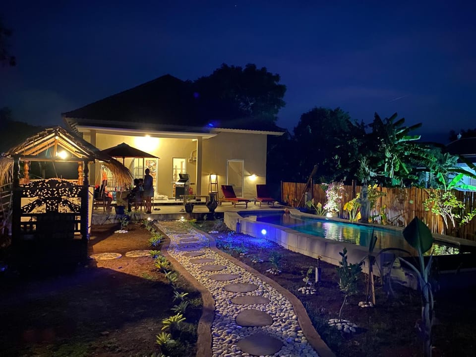 Garden, Swimming pool, sunbed