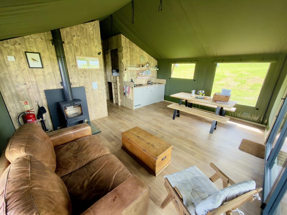 Kitchen or kitchenette, Living room, Seating area