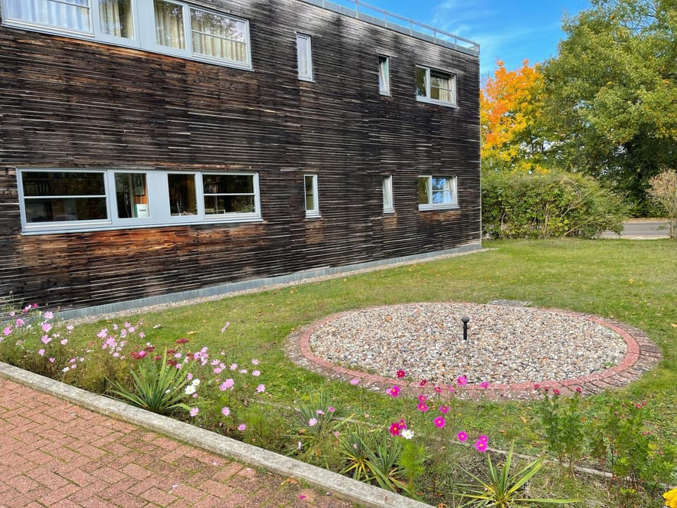 Property building, Spring, Day, Garden, Garden view