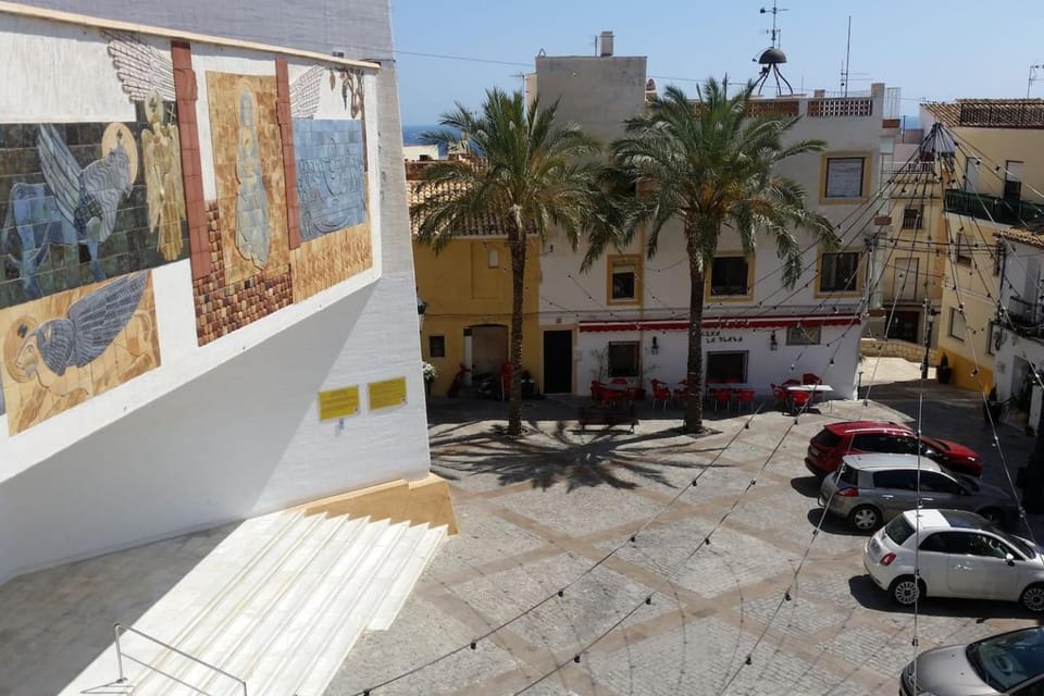 Sea view, Street view