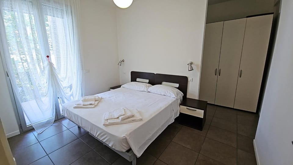 Bed, Photo of the whole room, Bedroom, towels, wardrobe