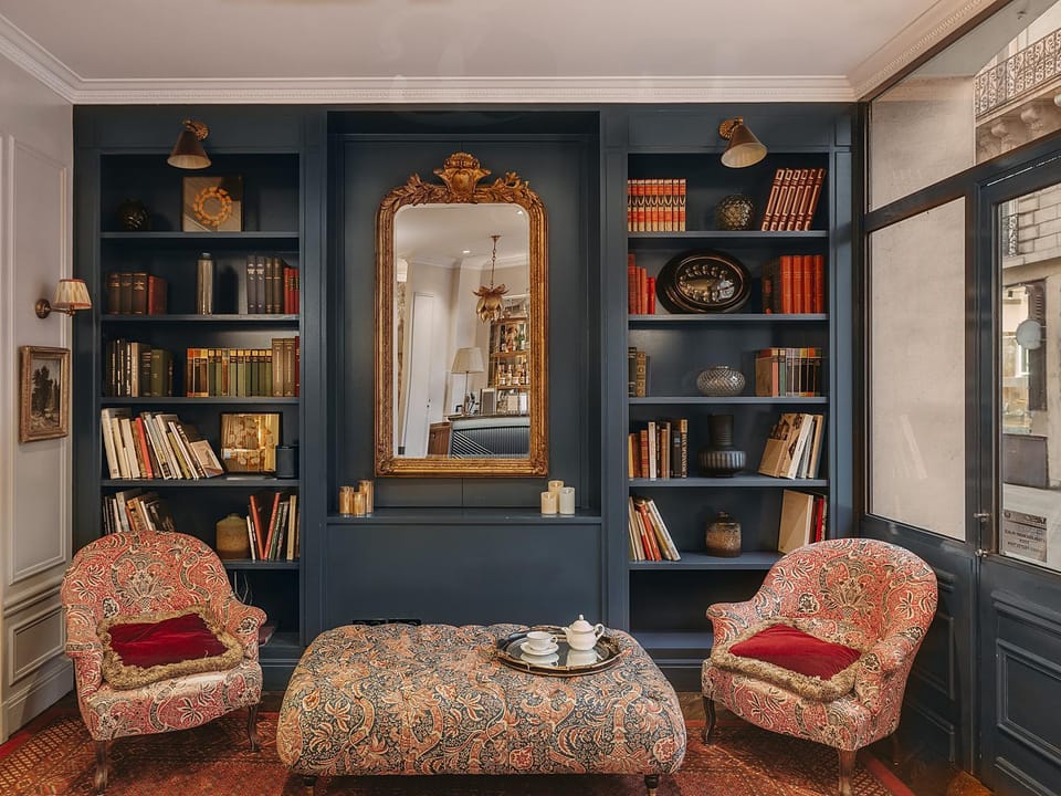 Living room, Lounge or bar, Seating area, concierge