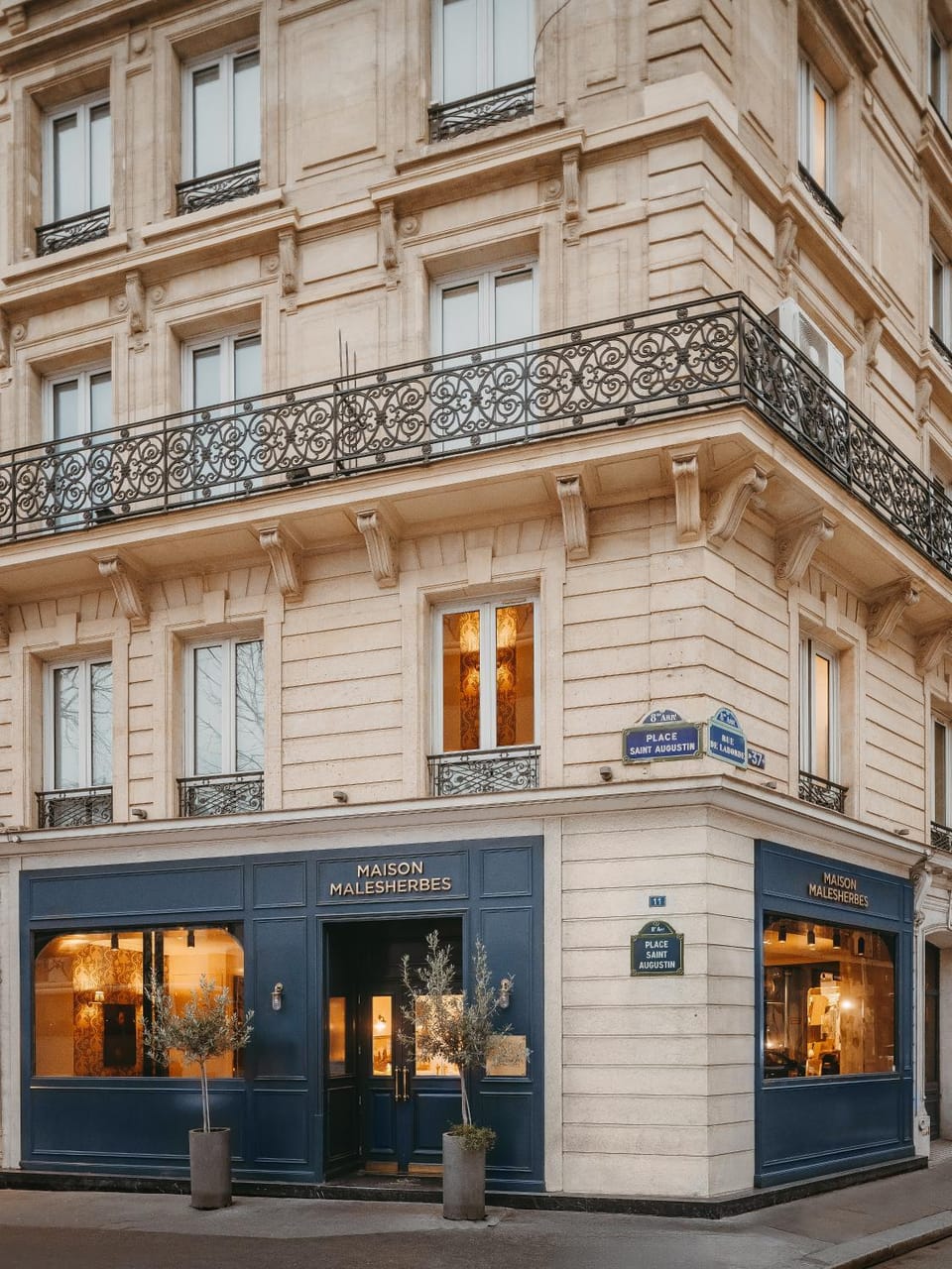 Facade/entrance